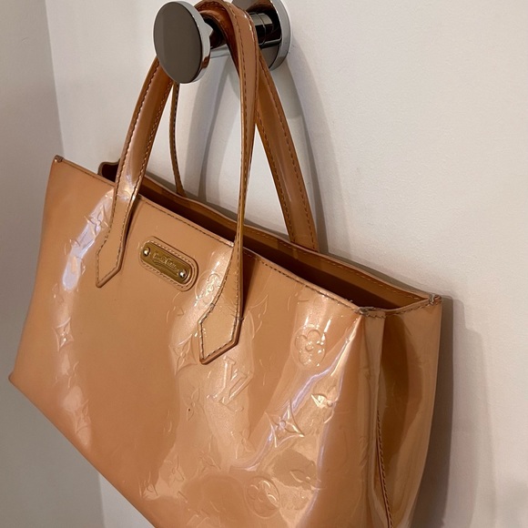 Louis Vuitton Vernice tote in nude metallic - Picture 15 of 16